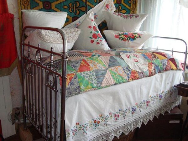 Кровать советского времени